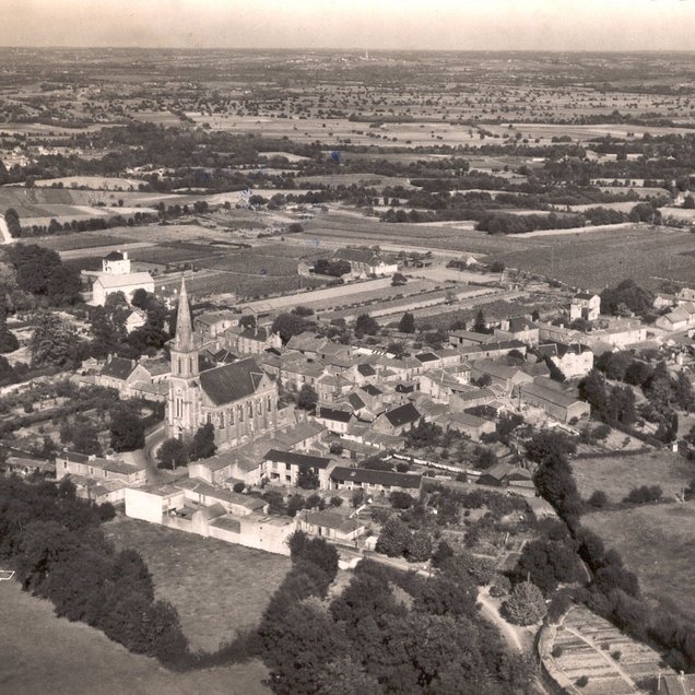 Vue aérienne du centre-bourg