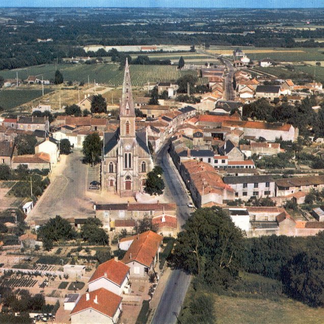 Vue aérienne du centre-bourg